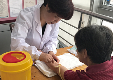 社區(qū)老人體檢